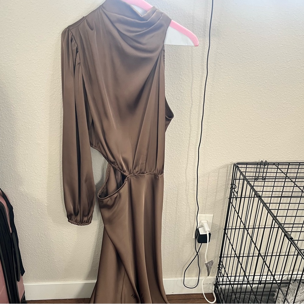 Worn once. Hello Molly midi dress. Size medium.